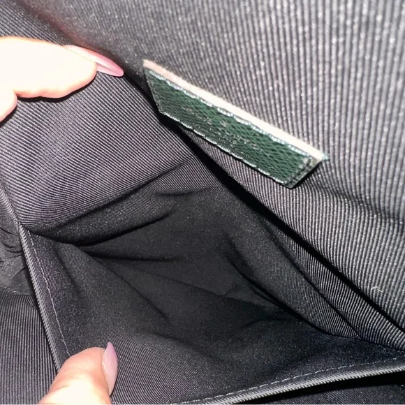 Louis Vuitton Avenue SlingBag Tiaga Leather Green - Picture 14 of 16